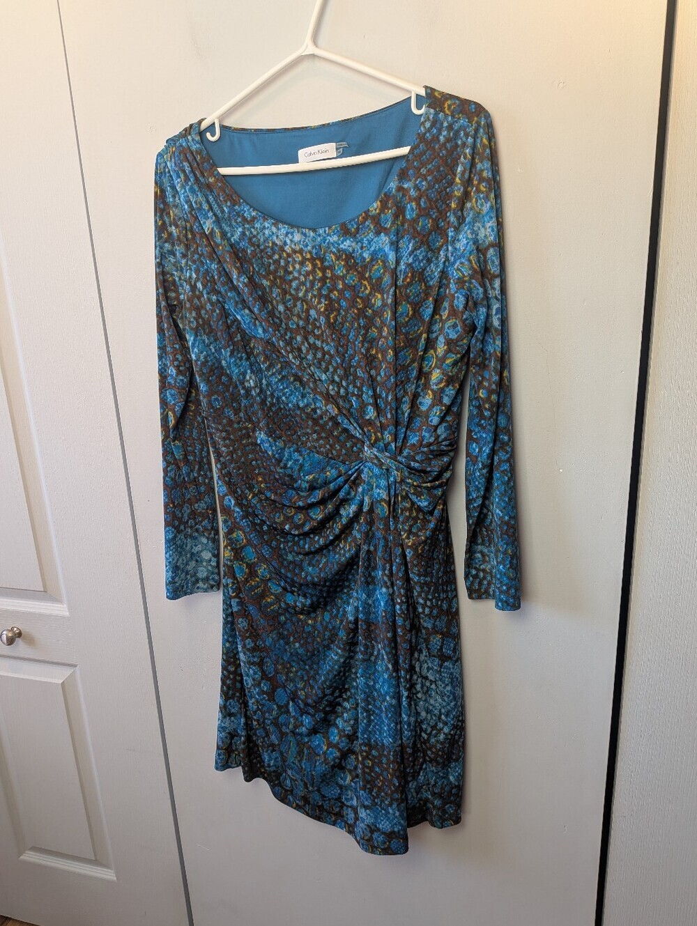 CALVIN KLEIN Dress Long Sleeve Size 14 Snakeskin Pattern Side Zipper Round Neck